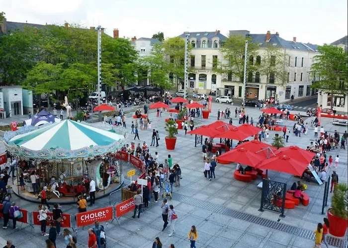Sacré Cœur - Duplex Avec Balcon - 4 Pers * Cholet